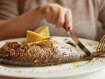 3 Orang Pengidap Penyakit Ini Dilarang Makan Ikan 