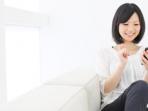 Berbeda dengan Pria yang Hobi Main Game, Ini 3 Hal yang Dilakukan Para Wanita dengan Ponsel Miliknya