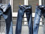 Cara Benar Mencuci Jeans Agar Awet dan Tak Mudah Rusak