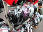 Jangan Asal Beli, Begini Cara Bedakan Helm Asli atau Abal-abal Agar Tak Tertipu Penjual