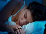 Kamu Suka Tidur Dalam Keadaan Gelap? Ternyata Ini Manfaatnya