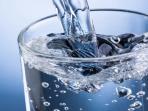 Mengapa Saat Puasa Harus Minum 8 Gelas Air Putih? Simak Ulasannya