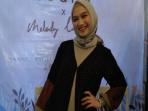 Tampil Stylish dengan Gaya Hijab Santun Minimalis ala Melody Laksani Eks JKT48 