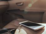 Tak Boleh Diabaikan, Ini Bahaya Meninggalkan Ponsel di Mobil