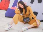 Dibanderol Hingga Puluhan Juta Rupiah, Intip Koleksi Sneakers Luna Maya