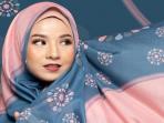 Ingin Tampil Lebih Menawan dengan Hijab Kualitas Premium? Berikut Rekomendasi 8 Online Shop Langganan Selebgram
