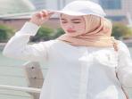 Intip Rekomendasi Dress Putih, Bikin Makin Cantik saat Lebaran