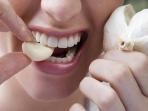 Makan Bawang Putih Mentah Saat Perut Kosong, Rasakan Manfaat Ini pada Tubuh!