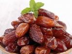 Suka Konsumsi Kurma saat Buka Puasa? Berikut Manfaat dan Efek Sampingnya