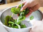 Sering Dilakukan, 6 Bahan Makanan Ini Ternyata Tak Boleh Dicuci Sebelum Dimasak