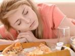 Tak Hanya Bikin Gemuk, Waspadai 3 Bahaya Tiduran Setelah Makan