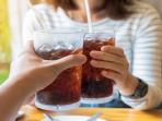 Waspadai 8 Bahaya Konsumsi Minuman Bersoda Setiap Hari