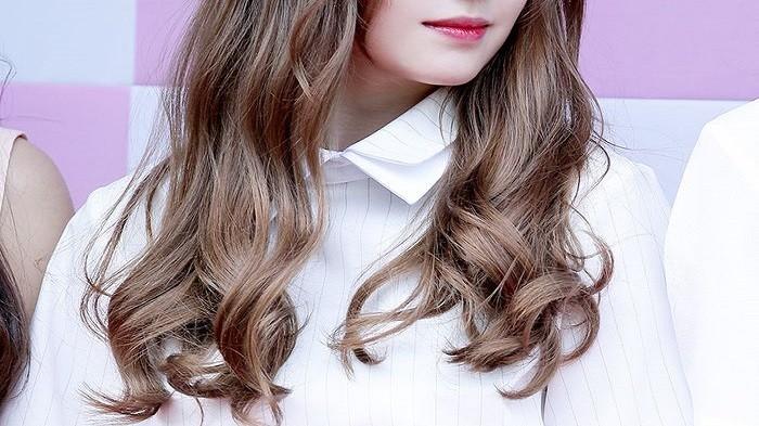 Begini Cara Membuat Rambut Curly Tanpa Catok, Gampang Banget