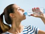 Masih Merasa Susah Minum Air Putih? Akali Pakai Trik Ini