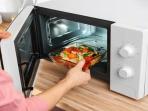 Sering Memanasi Makanan dengan Microwave? Ternyata Ada Efek Sampingnya Loh