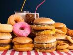 5 Kebiasaan yang Membuat Kita Rentan Terkena Kanker Payudara, Salah Satunya Makan Sembarangan