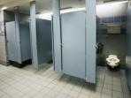 7 Tips Agar Terbebas dari Kuman saat Menggunakan Toilet Umum