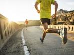 8 Manfaat Lari Pagi, Menurunkan Berat Badan hingga Kulit Terlihat Segar 