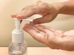 Bukannya Bersih Malah Jadi Berbahaya, Hand Sanitizer Jenis Ini Bisa Bikin Anak Iritasi Mata