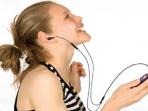 Hal Ini yang Terjadi saat Telinga Memakai Earphone