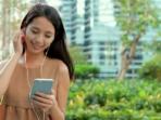 Simak 4 Cara Membersihkan Telinga Untuk Kamu yang Suka Menggunakan Headset