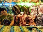 Tips Merawat Kain Batik : Tak Perlu Terlalu Sering Dicuci, Cukup Diangin Anginkan Saja