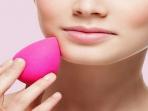 5 Kesalahan dalam  Penggunaan Beauty Blender, Cewe Wajib Tau Nih
