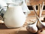 Tak Lazim, Siapa Sangka Susu Campur Bawang Putih Miliki Manfaat Tak Terduga Bagi Tubuh