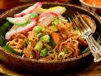 Jangan Pernah Makan Mie Goreng dengan 2 Bahan Tambahan Ini, Efeknya Mengerikan