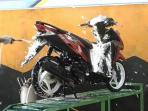 Meski Habis Terkena Hujan, Jangan Cuci Motor Saat Mesin Masih Panas
