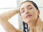 Meski Menyegarkan Jangan Mandi Terlalu lama, Ini Penjelasan Dokter Kulit