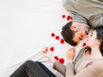 5 Hal Sebelum Tidur Ini Bisa Bikin Pasangan Bahagia dan Semangat di Pagi Hari