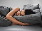 Tidur Miring Ternyata Memiliki Banyak Manfaatnya Daripada Posisi Terlentang