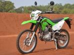 Cek Harga Motor Trail Terbaru Desember 2020, Kawasaki KLX 150 Jadi Paling Murah