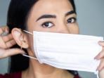 Gunakan Setting Spray untuk Mengaja Make Up Agar Tidak Menempel di Masker, Begini Caranya