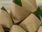 Jarang Diketahui, Ini Bahaya Penggunaan Kertas Minyak Coklat Bungkus Makanan 