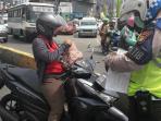 Mengetahui Beda Slip Tilang Merah dan Biru, Harus Pilih yang Mana?