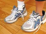 3 Cara Mengatasi Sepatu Kebesaran Agar Nyaman Dipakai Beraktifitas