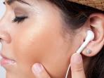 Jaga Pendengaran Anda, Ketahui Waktu Maksimal Gunakan Earphone dalam Sehari