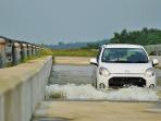 Pemilik Mobil Daihatsu Tak Perlu Risau Jika Mobilnya Terendam Banjir, Biaya Servis di Dealer Resmi Hanya 1 Jutaan