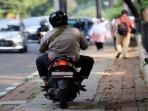 Pemotor yang Lewat Trotoar Akan Didenda 500 Ribu