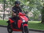 Sebelum Membeli, Yuk Intip 3 Kelebihan yang Ditawarkan Motor Listrik