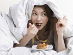 Tak Perlu Diet Ketat, Hindari Konsumsi 4 Makanan Ini Sebelum Tidur Agar Berat Badan Turun