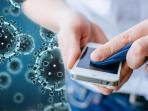 Cegah Penularan Virus Corona, Begini Cara Benar Bersihkan HP yang Harus Anda Tahu