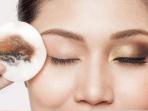 Jangan Malas Membersihkan Make Up Sebelum Tidur, Ini Akibatnya Jika Dibiarkan Begitu Saja