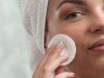 Ketahui Girls, Ini Tips Membersihkan Make Up yang Tepat Agar Wajah Tak Jerawatan