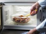 Masak Makanan di Microwave Ternyata Bikin Masakan Tak Sehat dan Berbahaya Bagi Tubuh