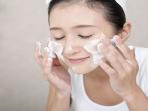Tak Perlu Perawatan Mahal, 5 Cara Ini Bisa Bantu Kulit Kita Menjadi Halus