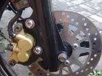 Tips Merawat Sistem Rem Cakram Motor yang Jadi Cepat Kotor Saat Musim Hujan