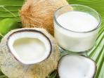 Jarang Diketahui, Ternyata Ini Perbedaan Manfaat Santan dan Air Kelapa